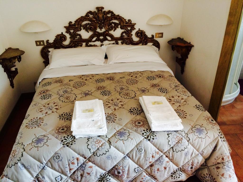 La Lanterna Bed and Breakfast Avigliano Umbro Exteriör bild