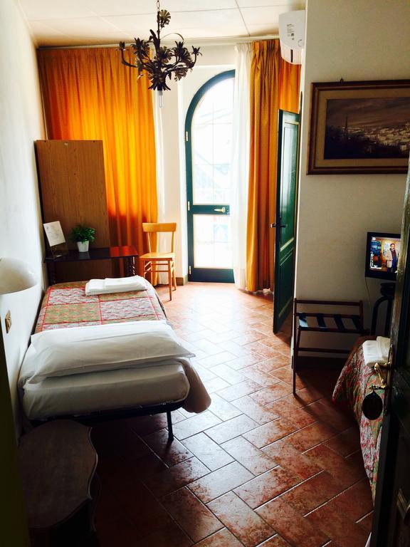 La Lanterna Bed and Breakfast Avigliano Umbro Exteriör bild
